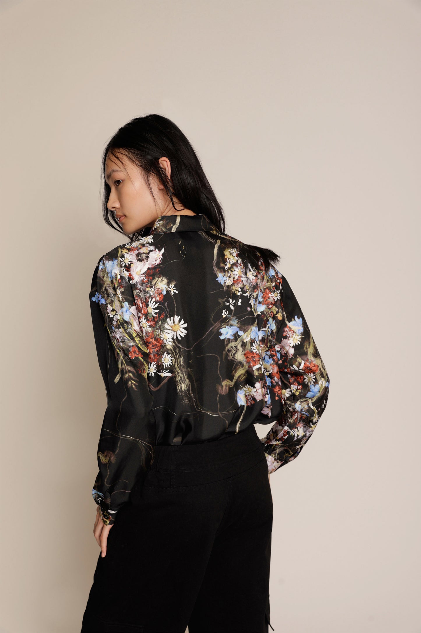ASEIA SILK SHORT TOP - BLACK